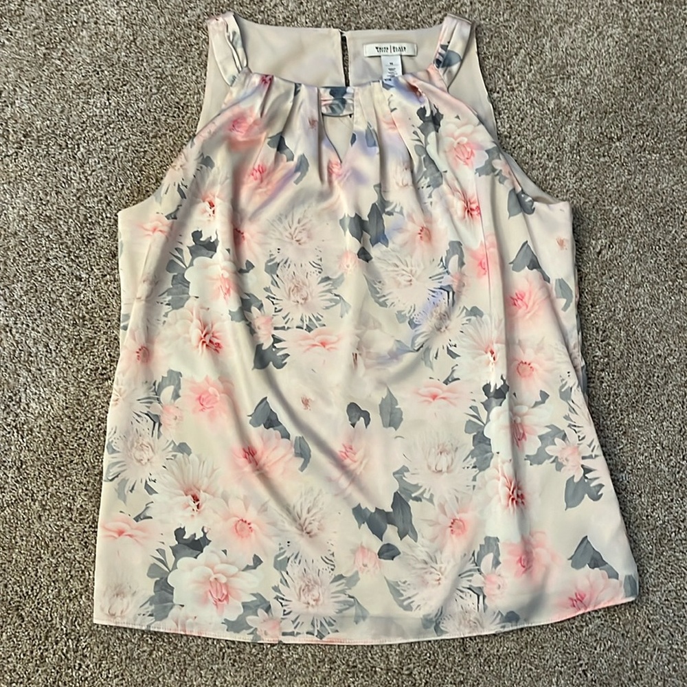 White House Black Market sleeveless floral top